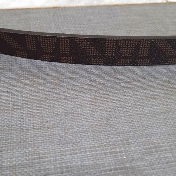 Micheal Kors brown, tan and gold sz XL adjustable belt. - Picture 3 of 4